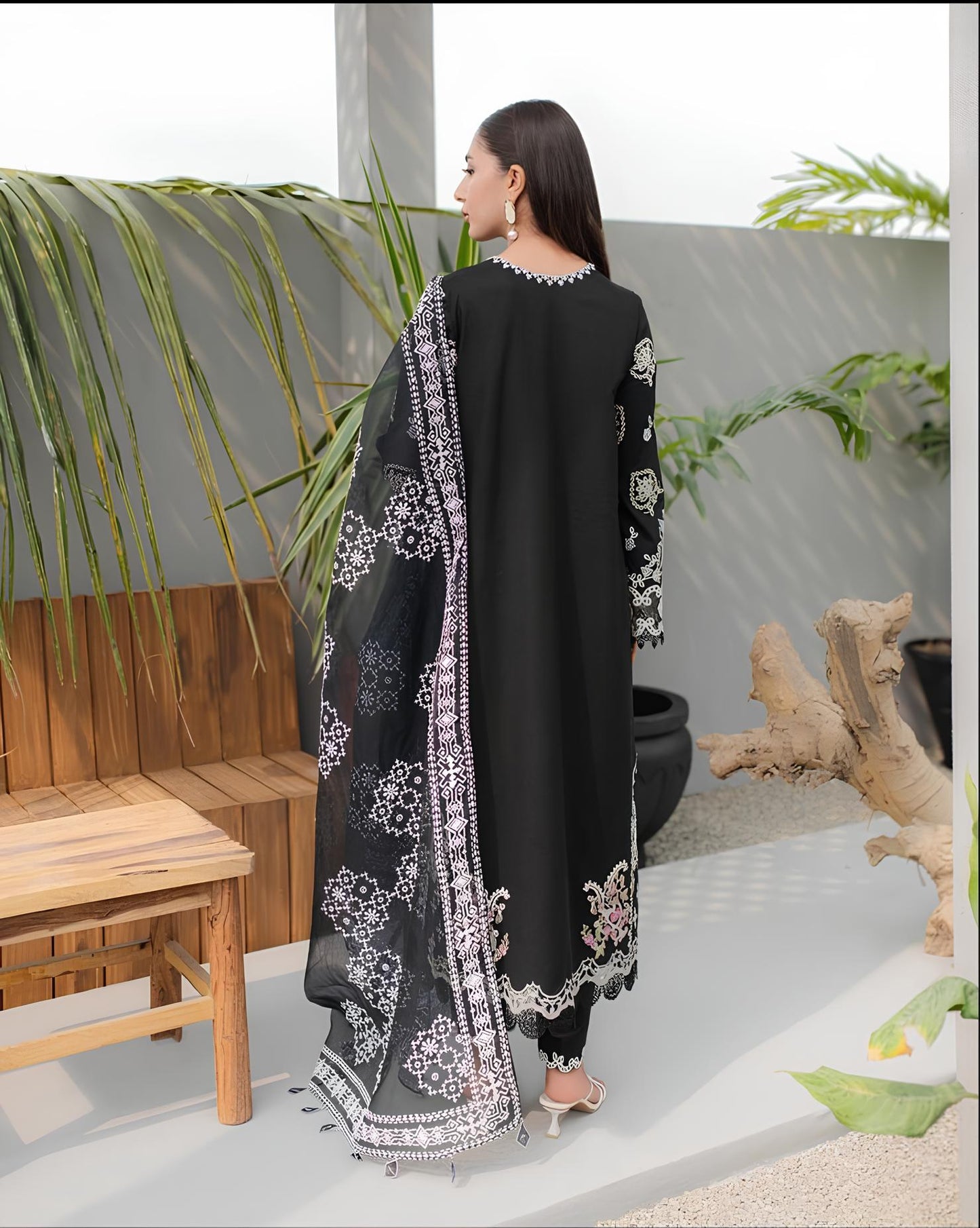 QALAMKAR LUXURY LAWN Fabric